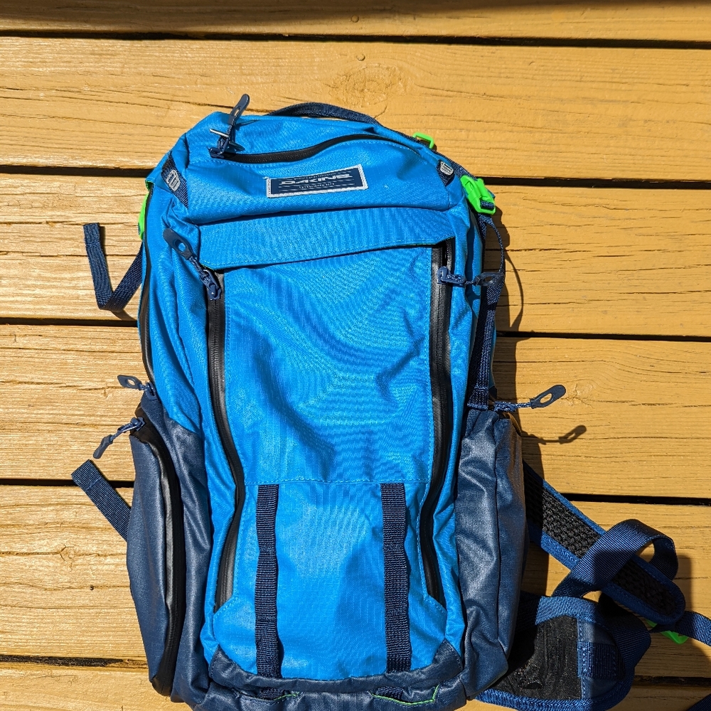 Dakine Seeker 15L hydration backpack